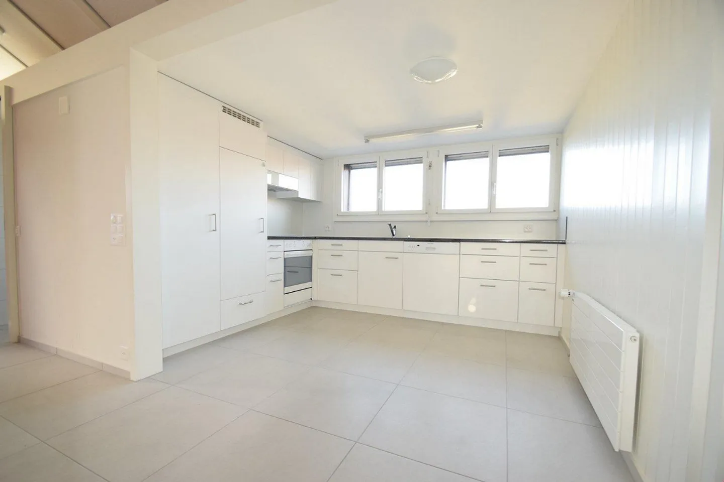 The ideal apartment for singles and young at heart - Photo 4 of 13