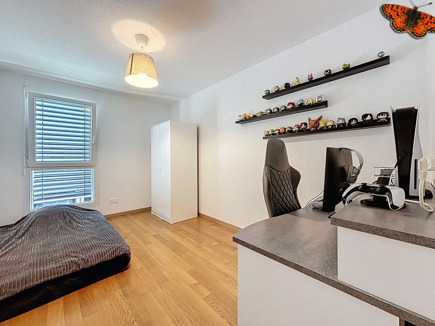 For sale 4.5 bright with large balcony! - Photo 11 of 15