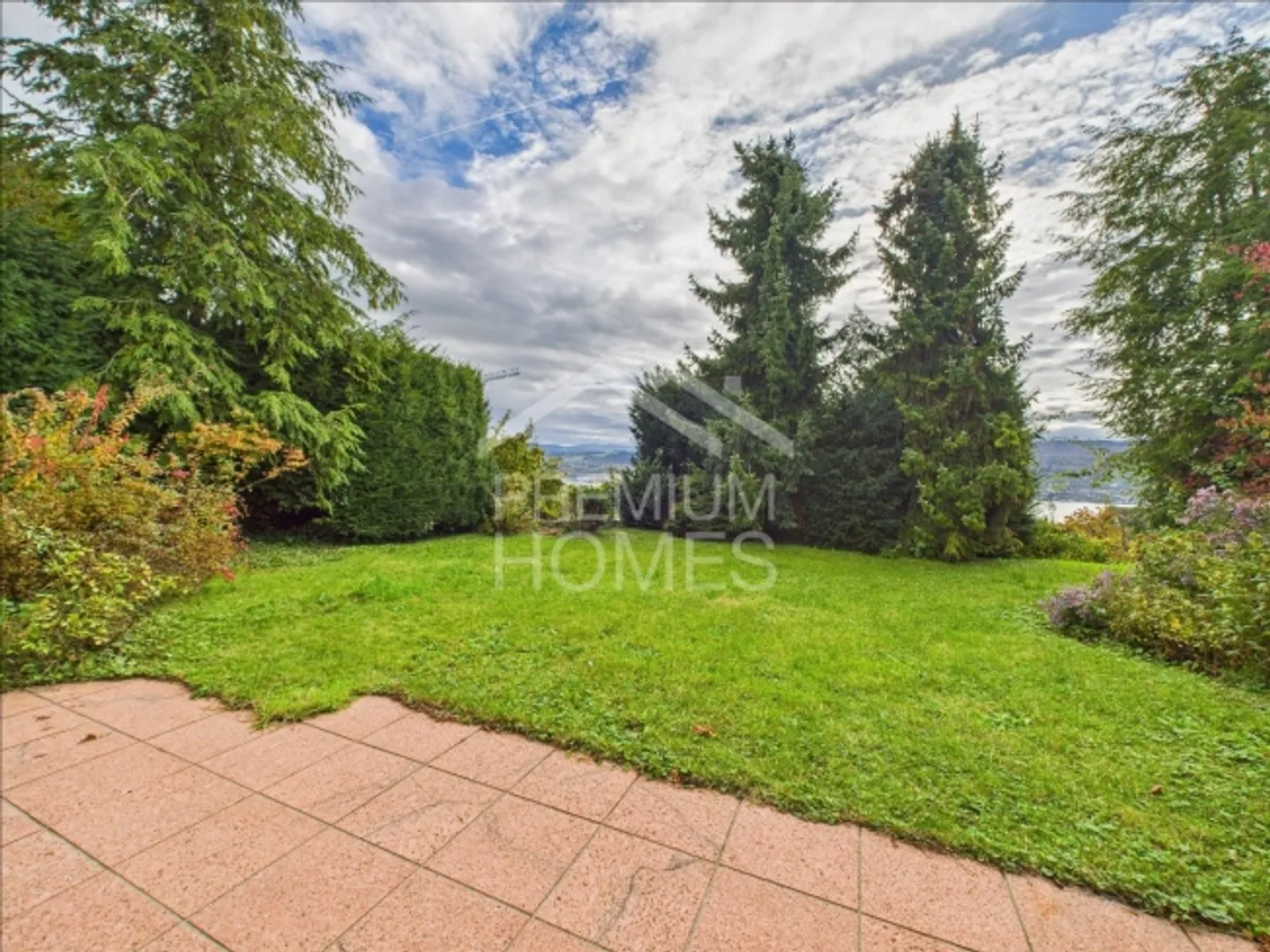 YOUR DREAM HOME IN A POPULAR LOCATION - Photo 2 of 4