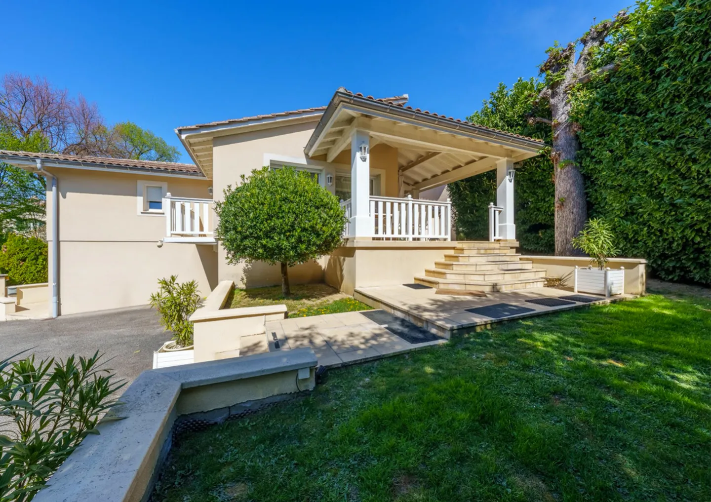 Semi-detached house for sale - Photo 1 of 5