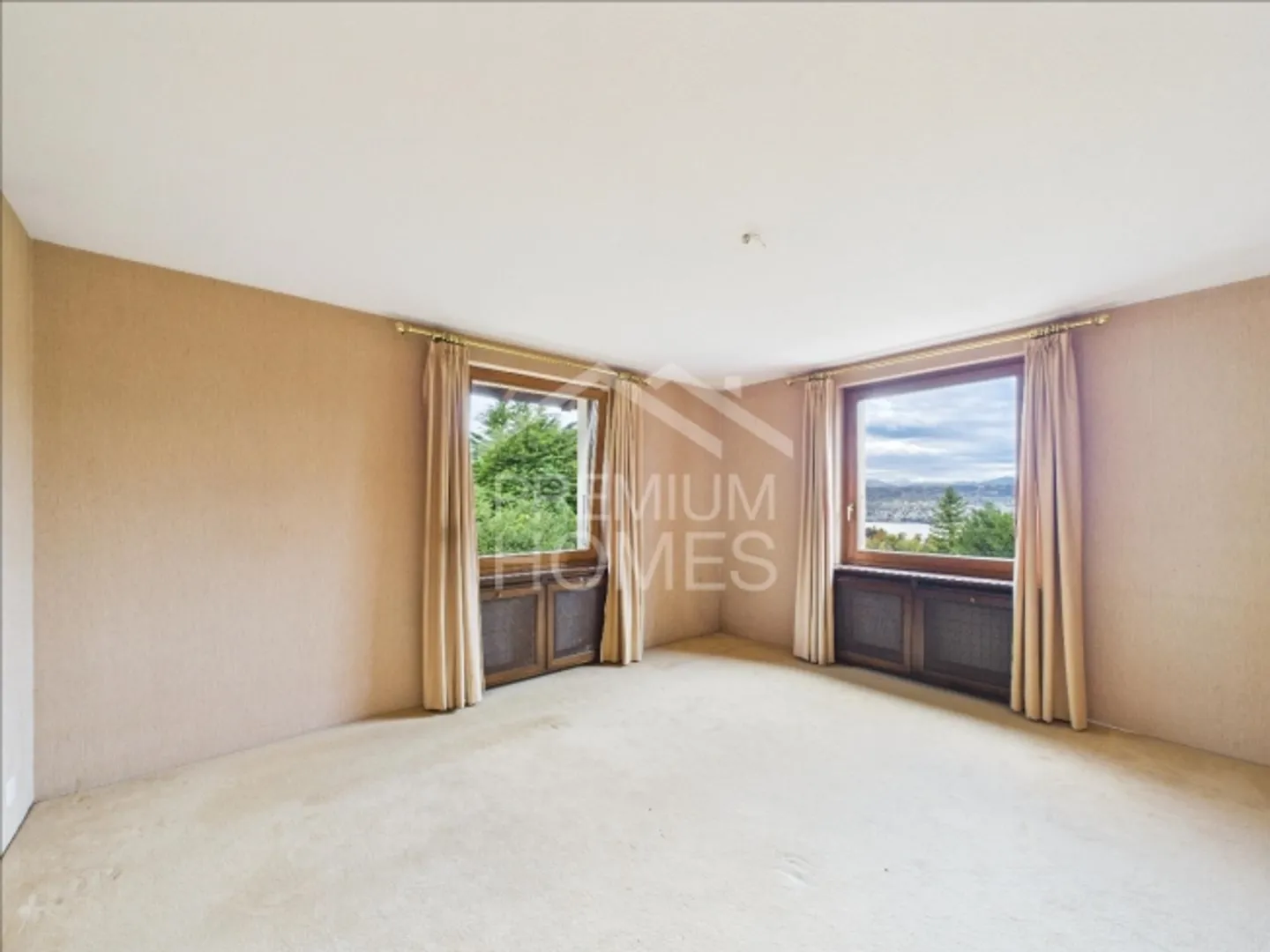 YOUR DREAM HOME IN A POPULAR LOCATION - Photo 4 of 4