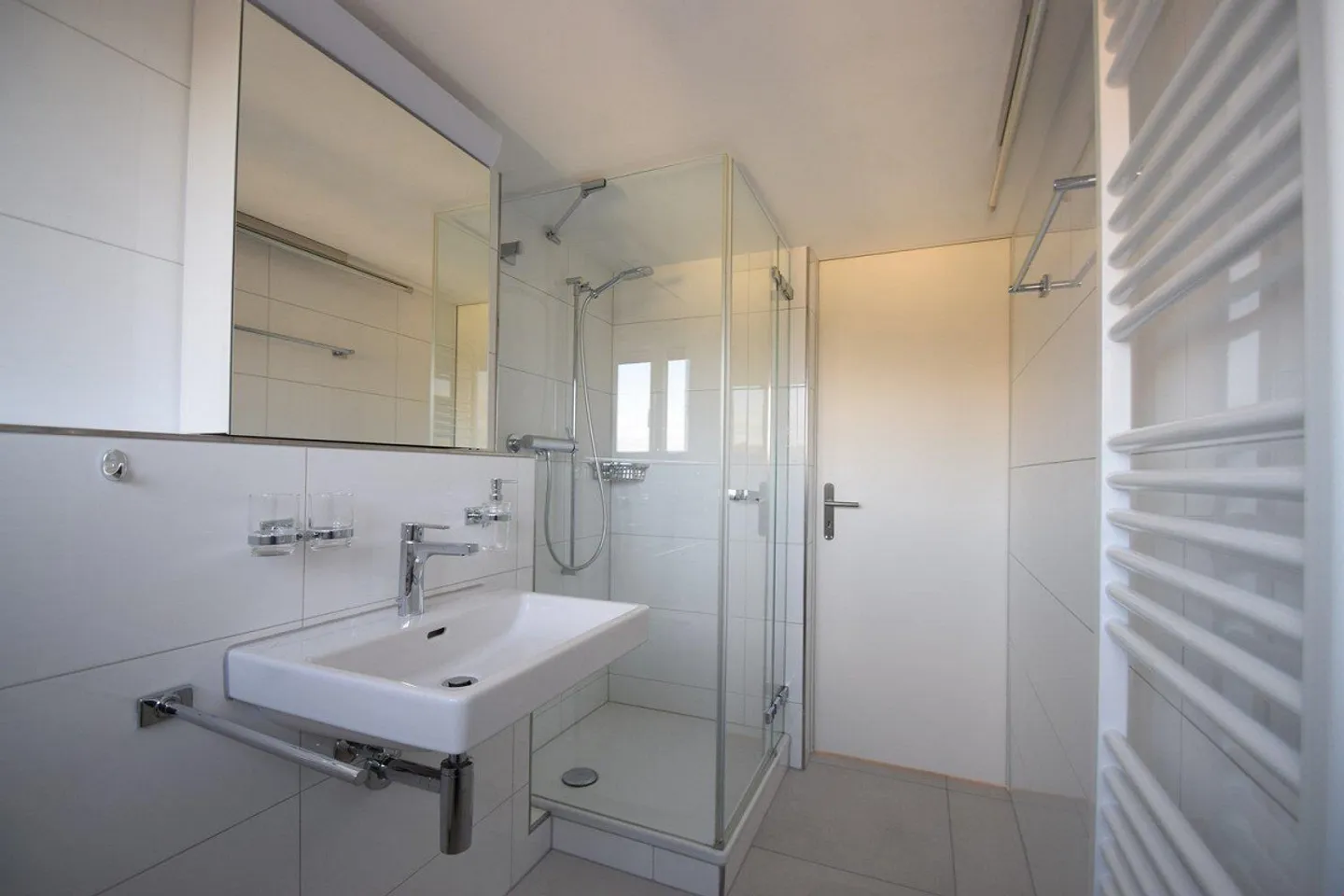 The ideal apartment for singles and young at heart - Photo 8 of 13