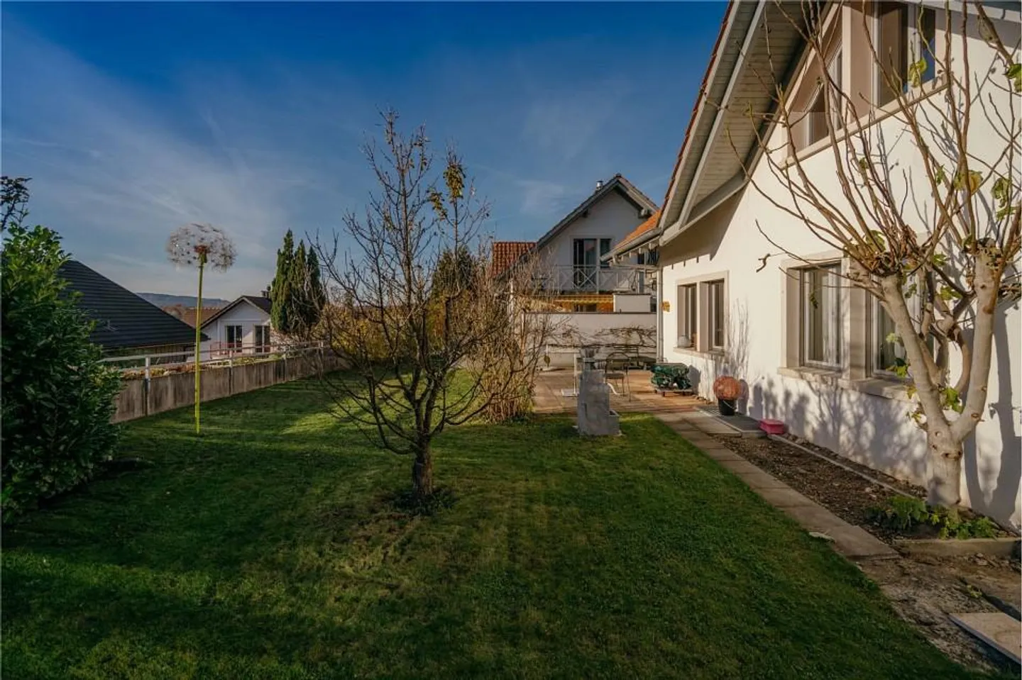 Geräumiges Familienhaus in der Natur - Foto 4 von 13
