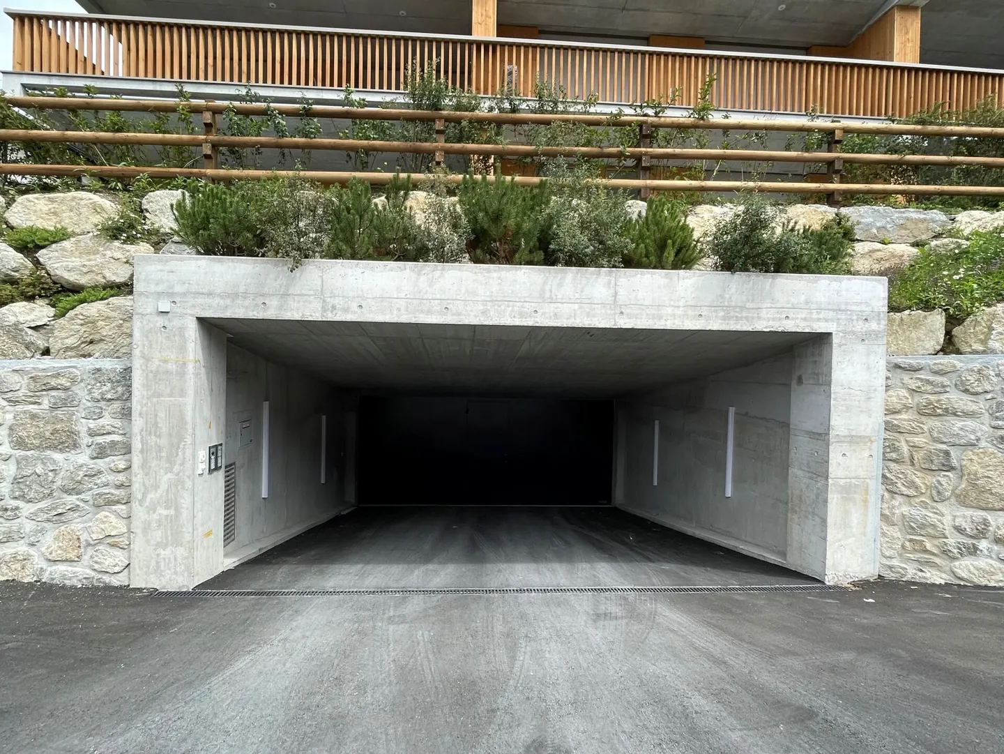 Place de garage dans un parking moderne - Photo 2 sur 4