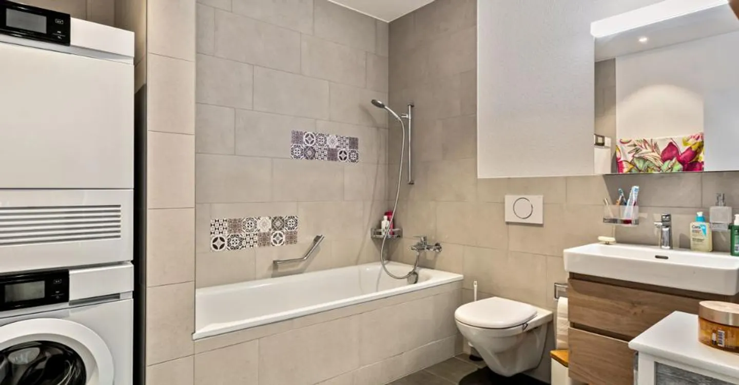 Timeless elegance meets living comfort - 3.5-room apartment in Meinisberg - Photo 6 of 12