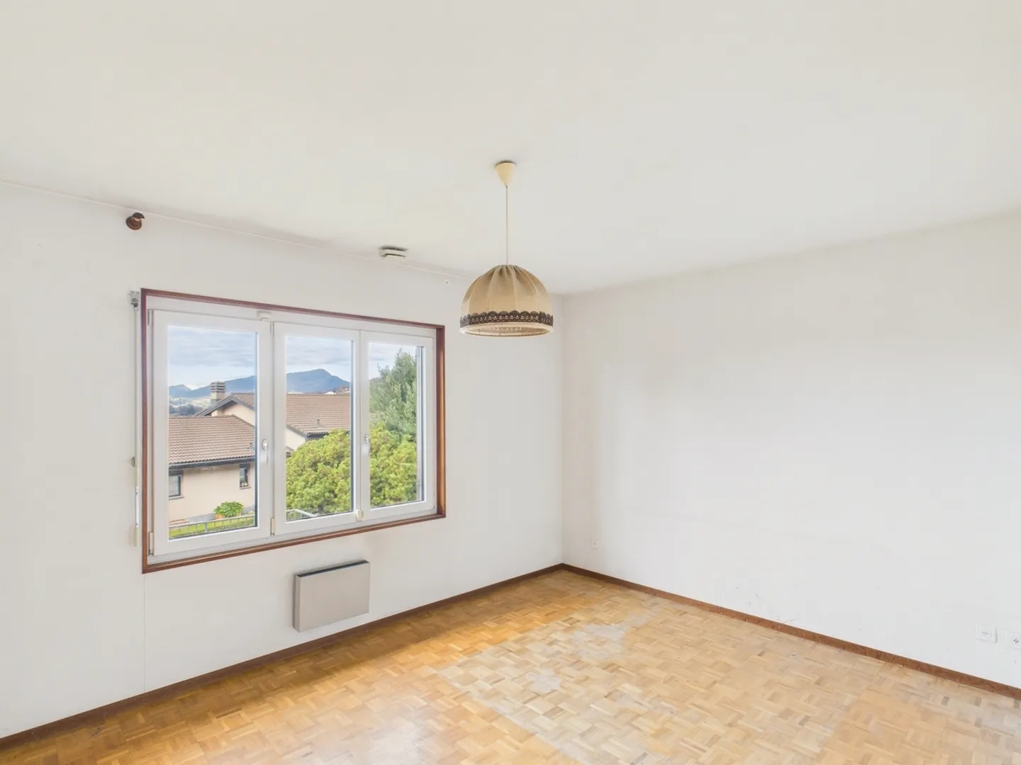 Maison indépendante avec un excellent potentiel dans un quartier calme à Breggia - Photo 9 sur 13