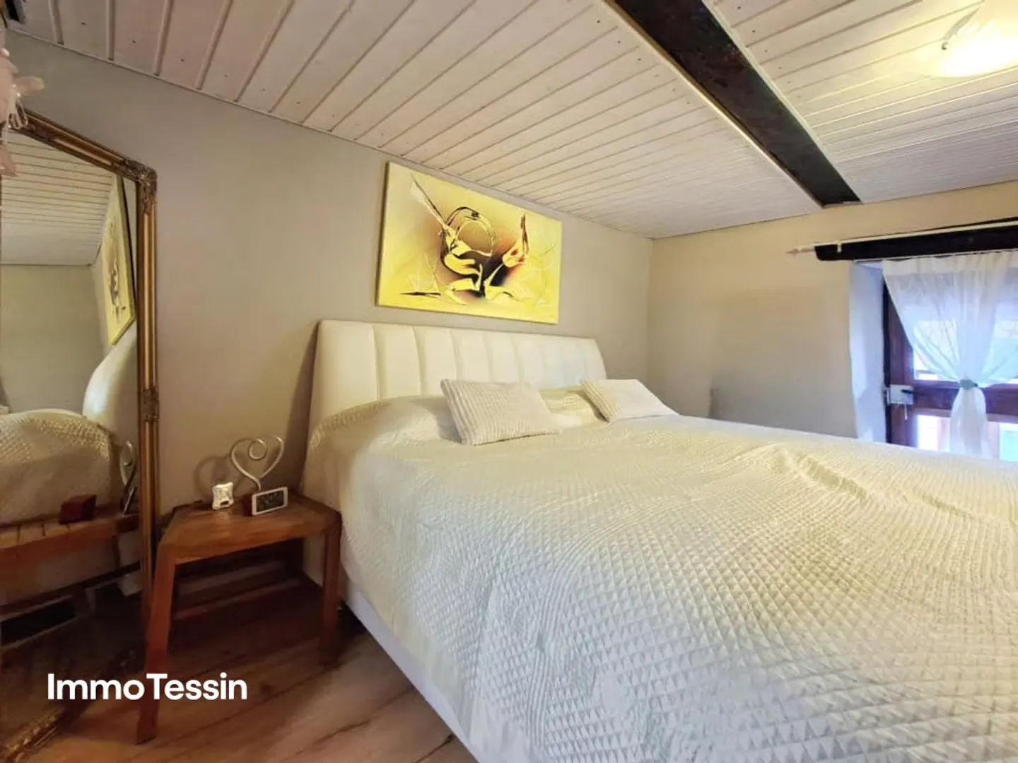 Maison confortable du Tessin entièrement rénovée dans un endroit calme avec de belles vues, terrasse et balcon - Photo 9 sur 13