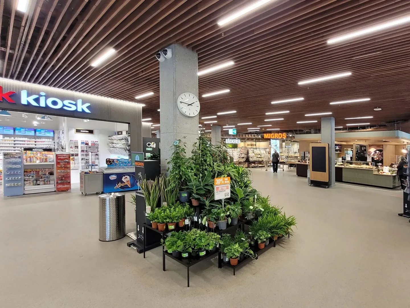 Commerciale in affitto, Schweizerhofstrasse 6, a Glarus, Svizzera - Foto 3 di 12