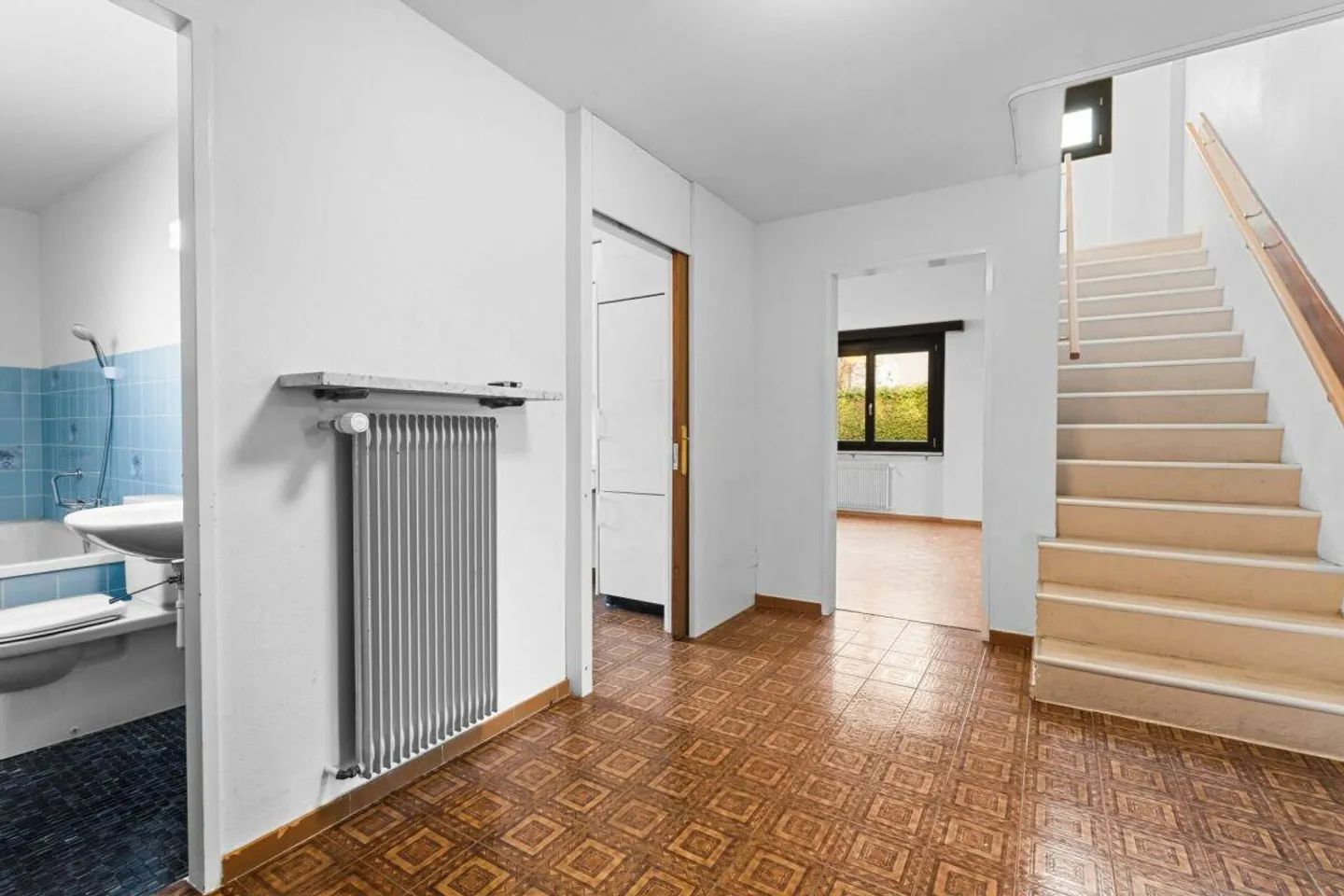 Freistehendes Einfamilienhaus in Arlesheim - Foto 3 von 9