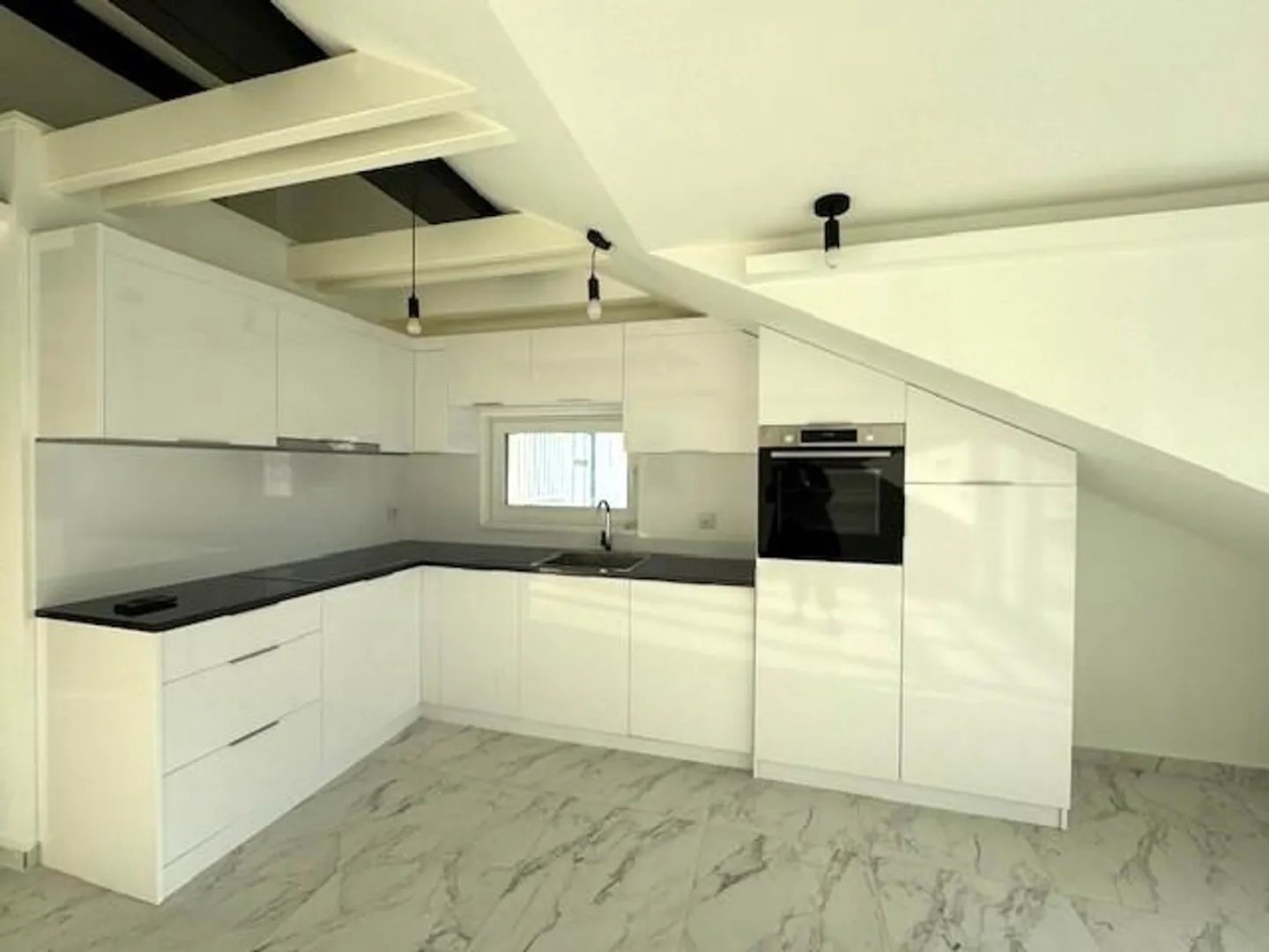 First occupancy - 2.5-room penthouse apartment in a central location in Bad Zurzach - Photo 3 of 8