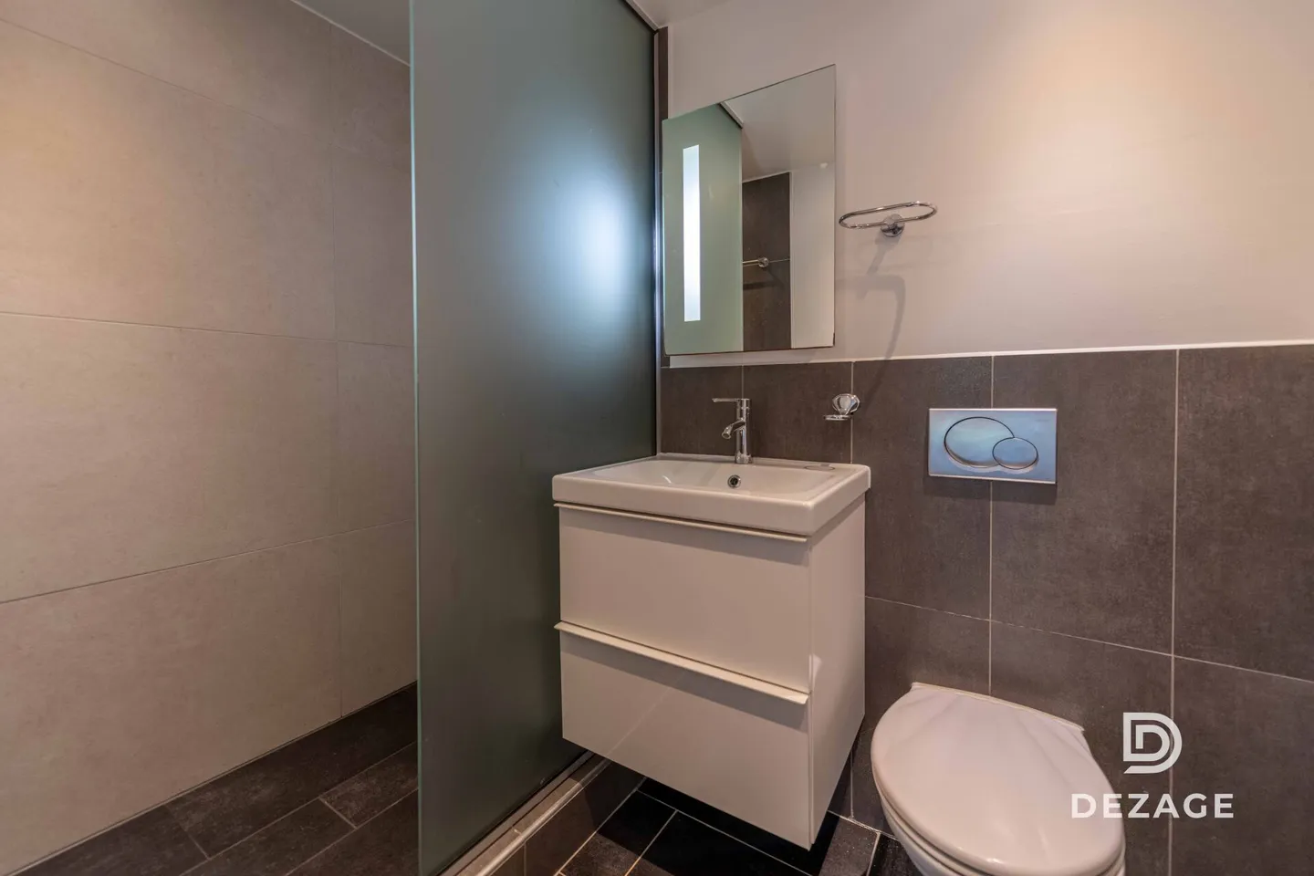 Geräumige renovierte Familienwohnung mit Seeblick und unabhängigem Studio - Foto 12 von 13