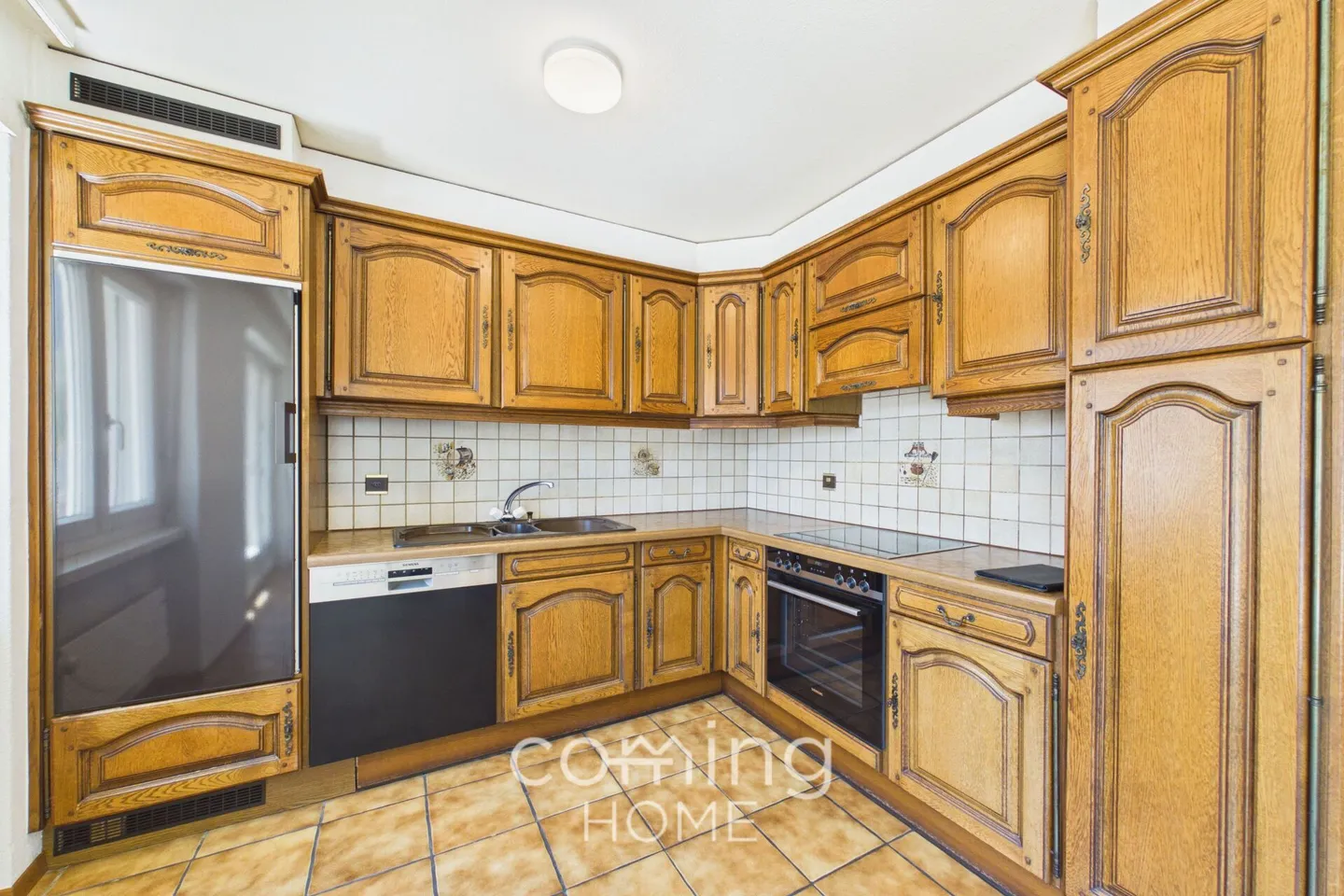 Gepflegte 4.5 Zimmerwohnung in Steg-Hohtenn mit sonnigem Balkon und Bergsicht - Photo 4 sur 15