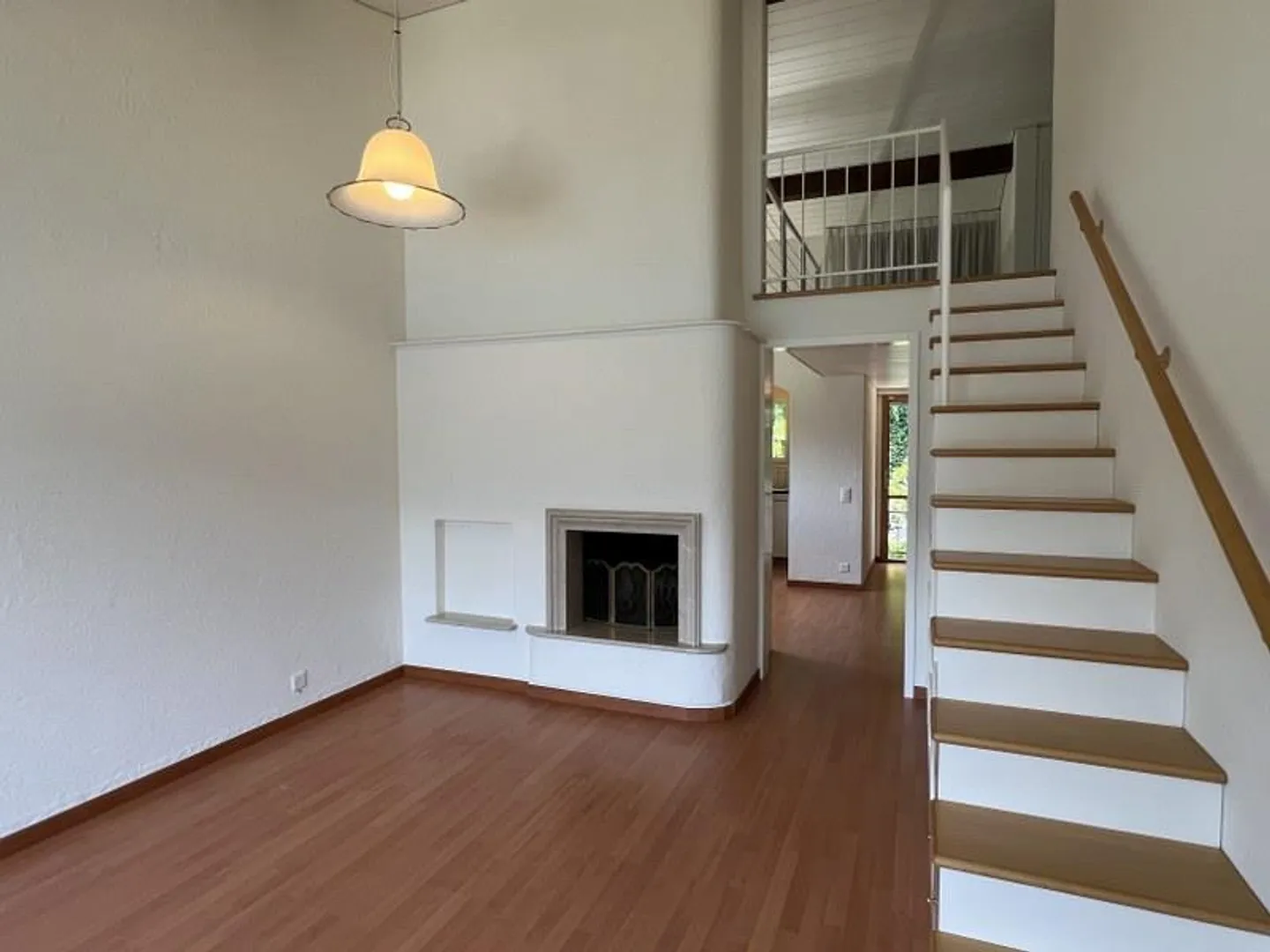 GERÄUMIGE 3.5 ZIMMER MIT PRACHTVOLLEM SEEBLICK - Foto 11 von 13