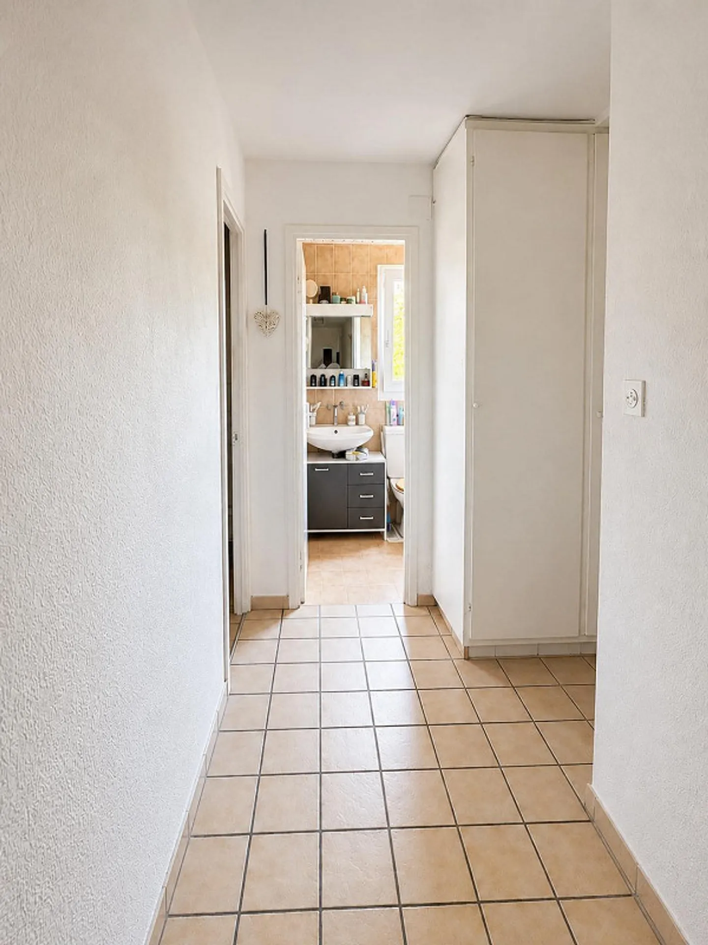 4.0 Room Apartment in Bachenbülach - Photo 7 of 8