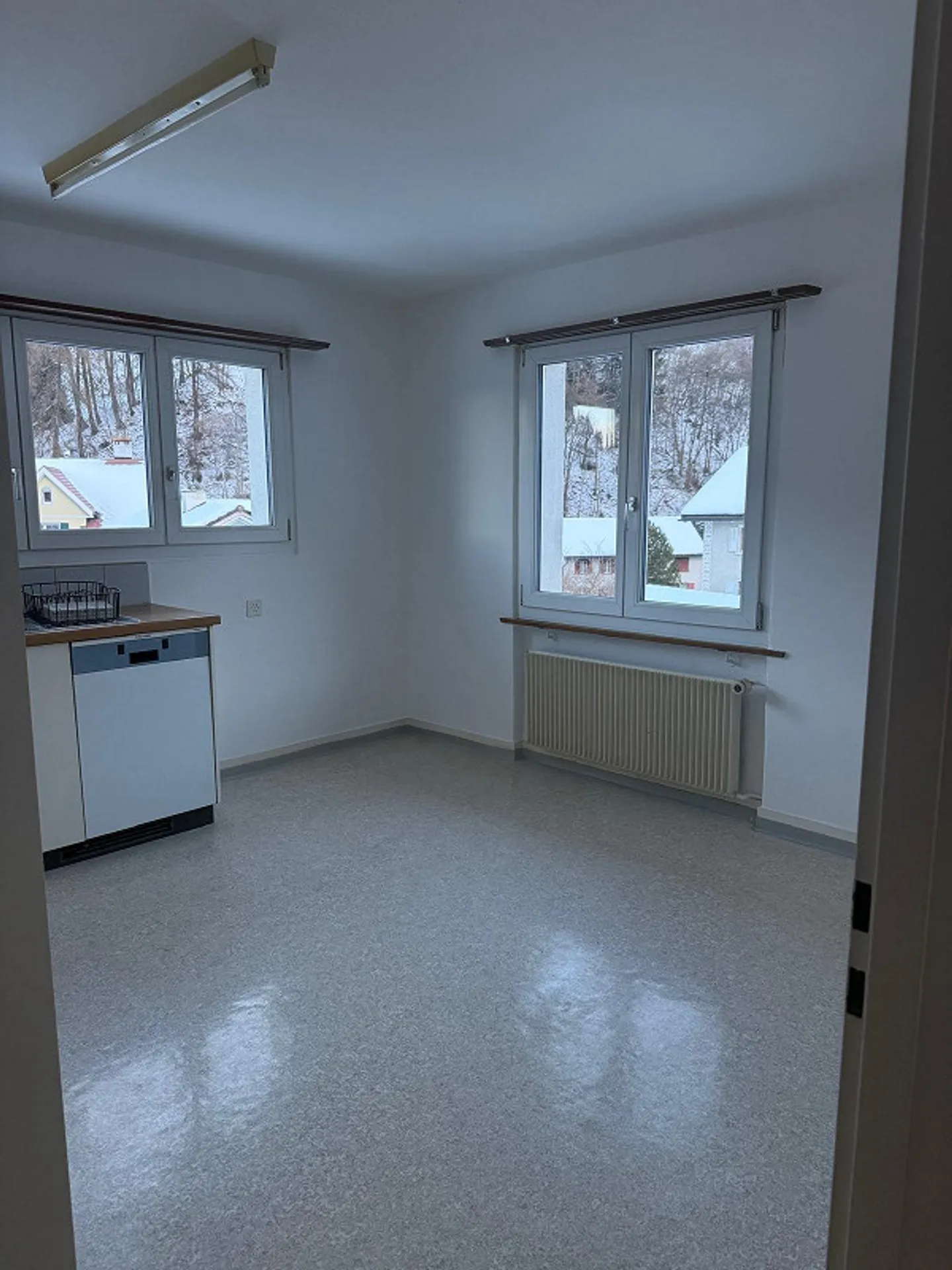 3 Room Apartment - Photo 4 of 8