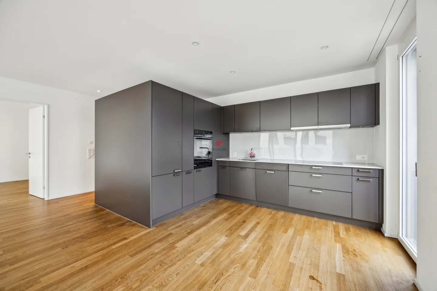 Stilvolles Wohnen mit Sonnenbalkon - Foto 4 von 11