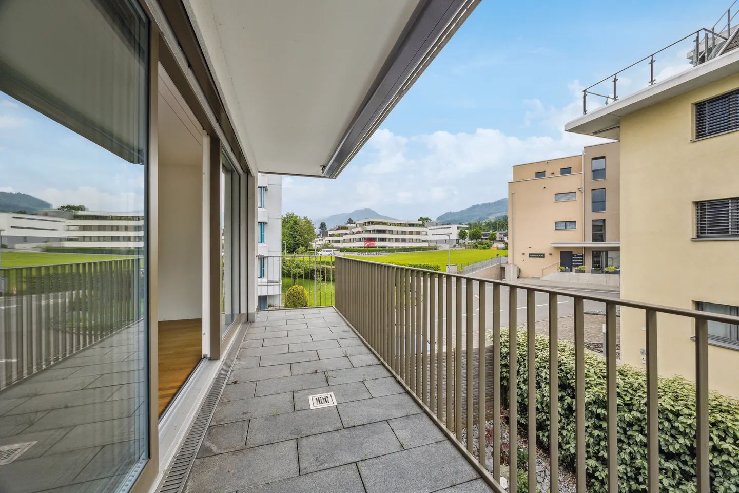 Stilvolles Wohnen mit Sonnenbalkon - Foto 6 von 11