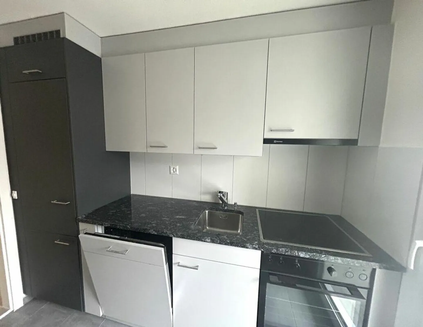 Appartement 2 pièces élégant et beau avec balcon ! - Photo 3 sur 7