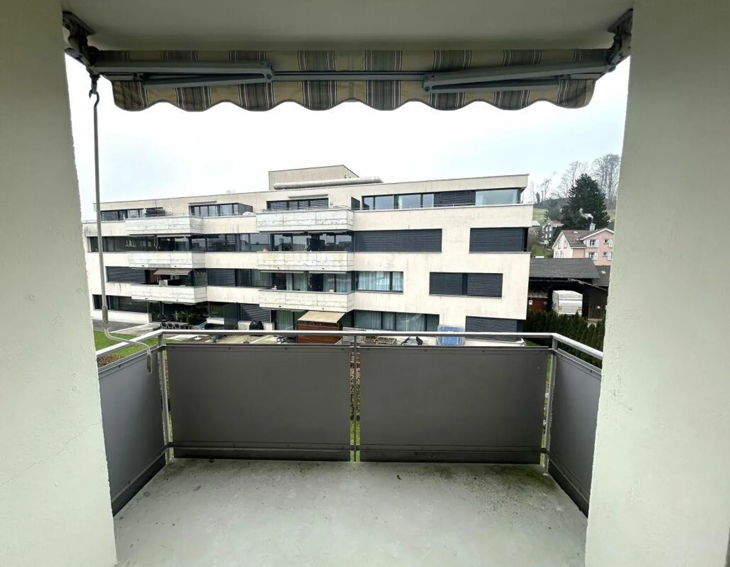 Appartement 2 pièces élégant et beau avec balcon ! - Photo 6 sur 7