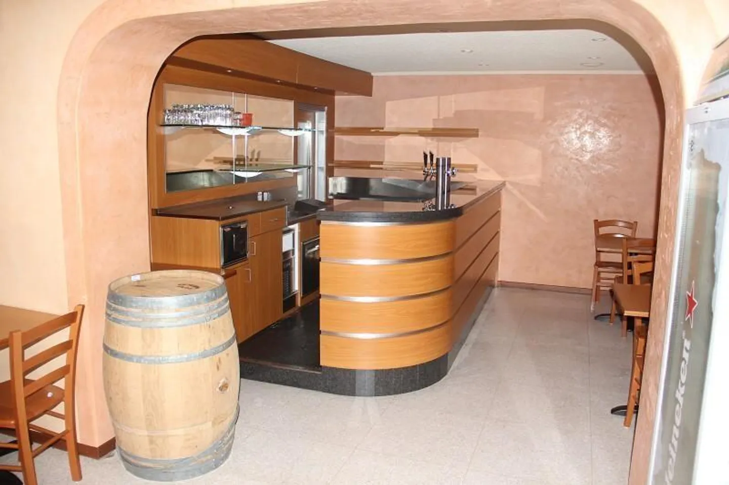 Restaurant mit 3-Zimmer-Wirtewohnung / ristorante con appartamento ... - Foto 4 di 15