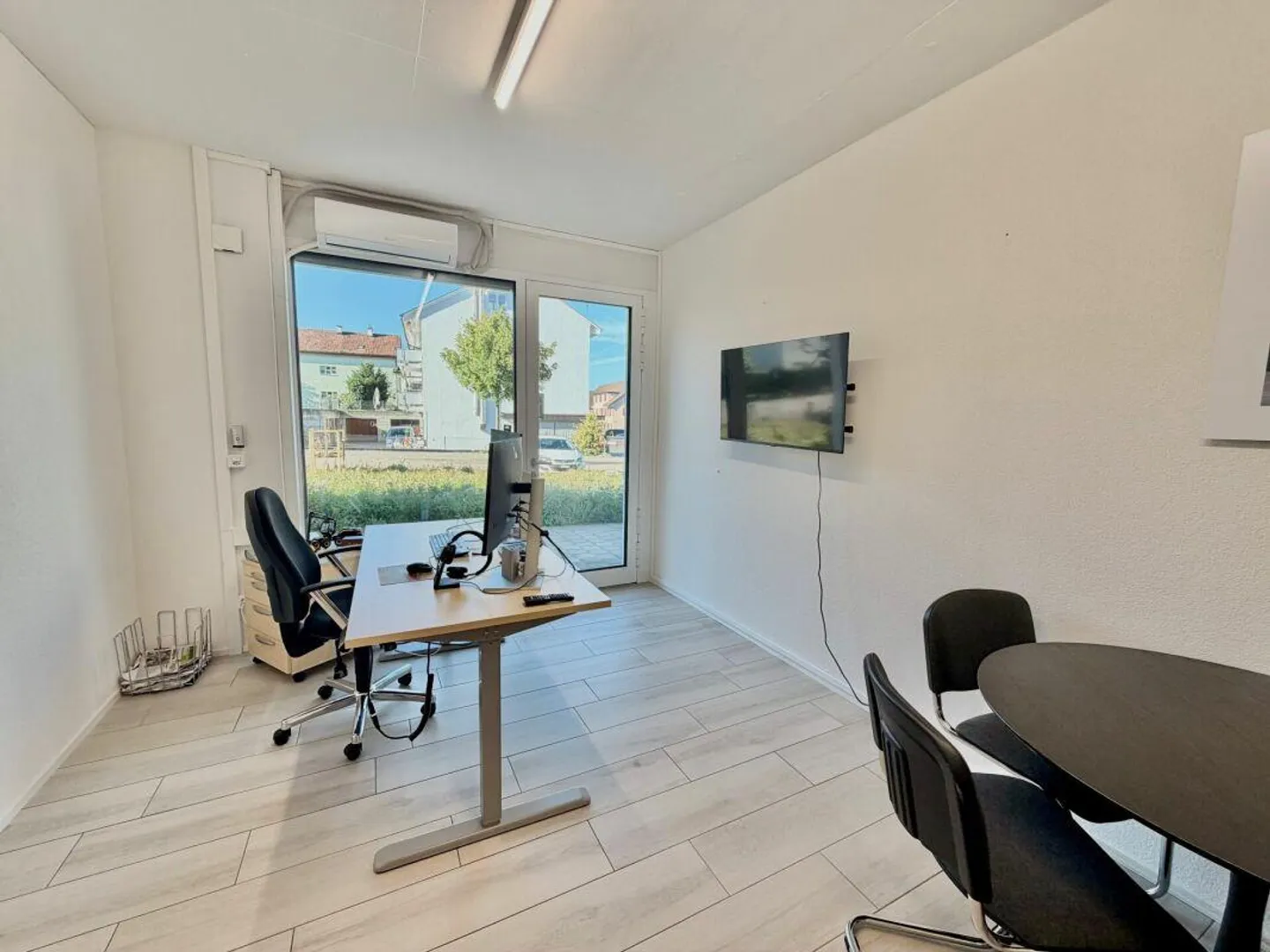Espace commercial dans un emplacement pratique - Photo 2 sur 3