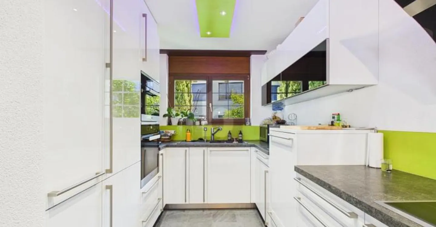 WITH GALLERY, FIREPLACE AND SUNNY BALCONY! - Photo 4 of 5