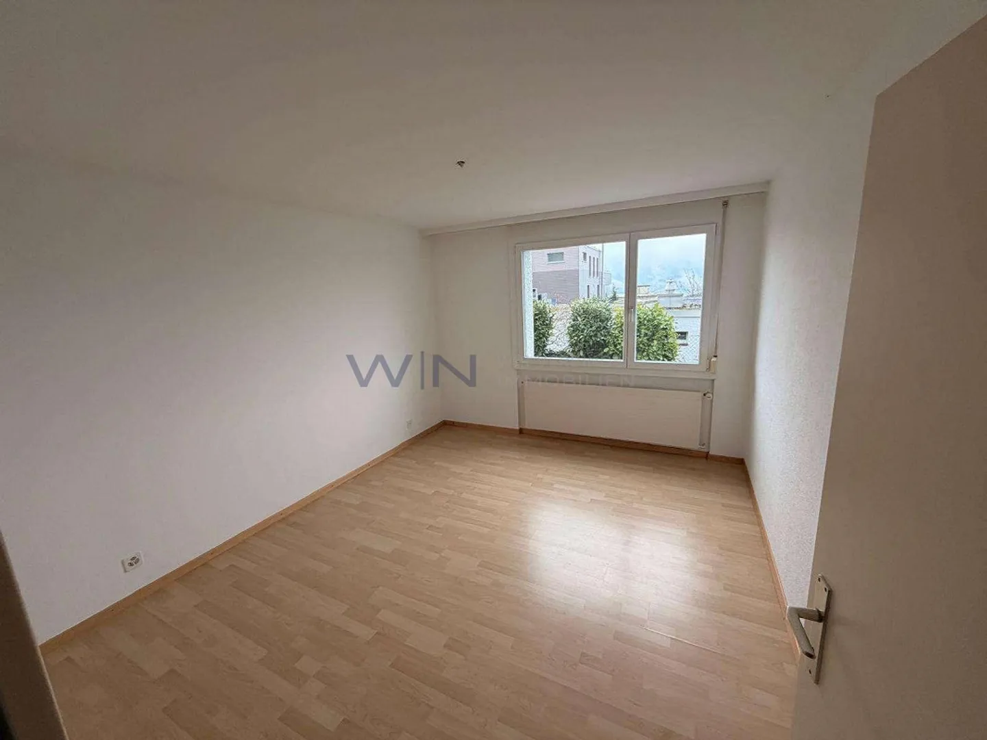 Live here? Or regret it forever - Photo 3 of 5