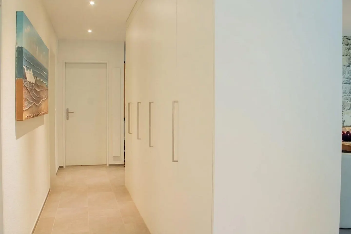 Casa moderna con spazio - Foto 7 di 9