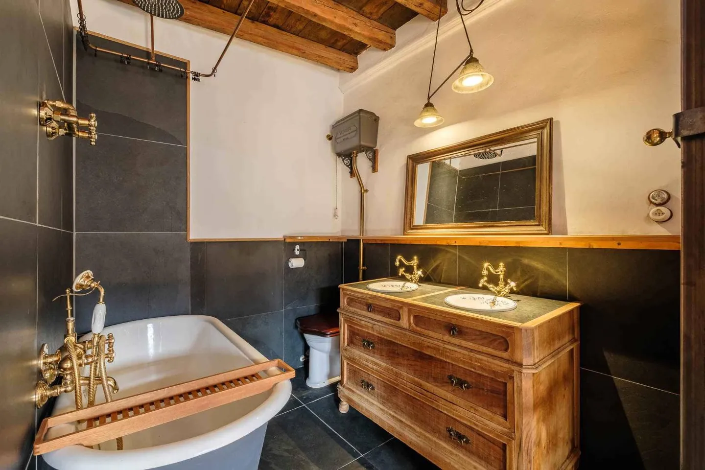 Charming house in old Carouge - Photo 11 of 11