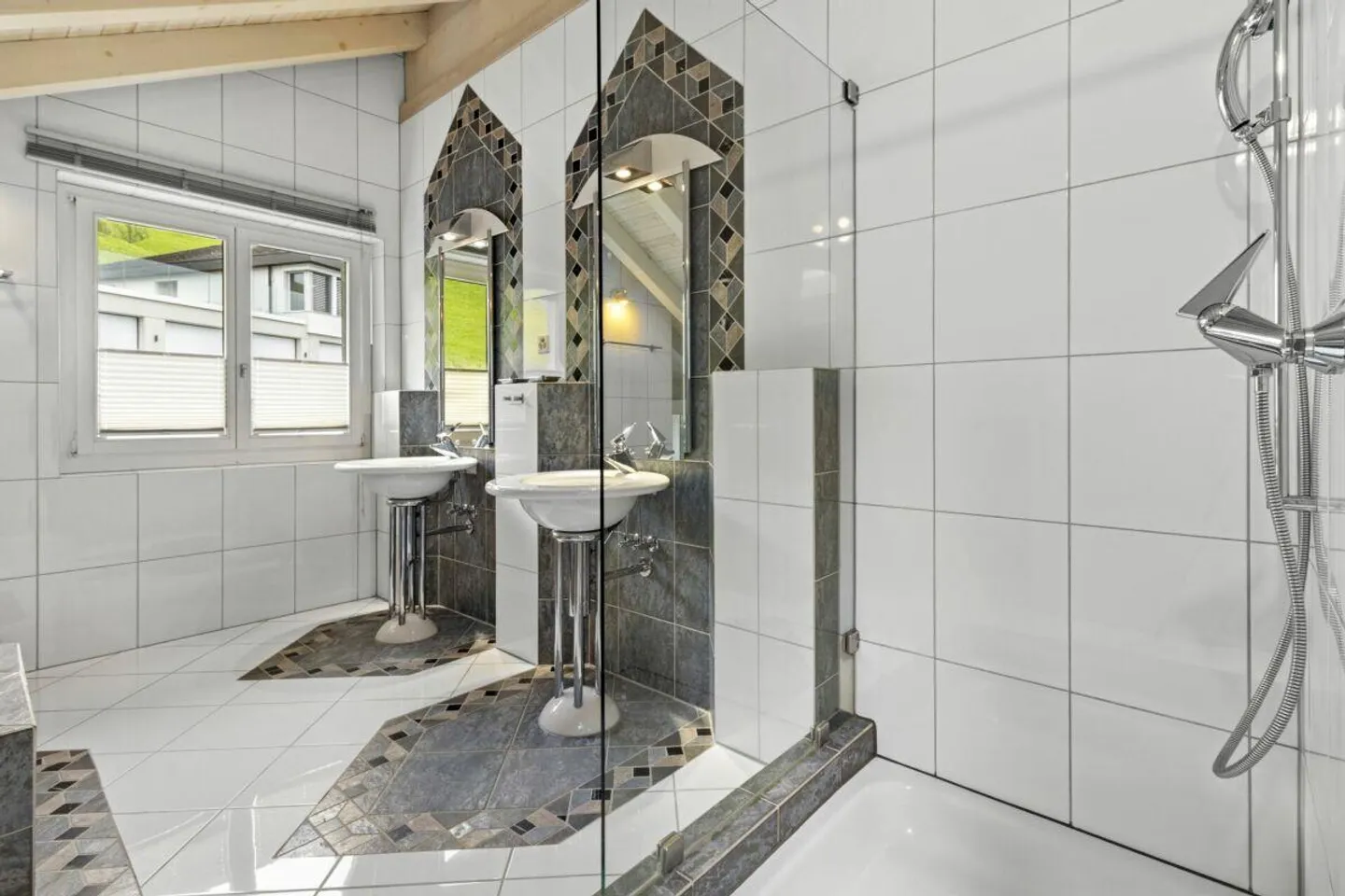 Une maison prometteuse avec potentiel - Photo 16 sur 19