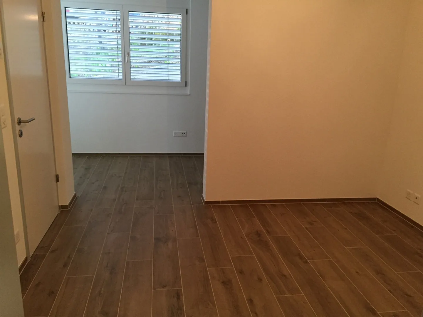 Sonnige 2 1/2 Zimmer-Wohnung im 1. OG mit grosszügiger Terrasse - Foto 7 von 25