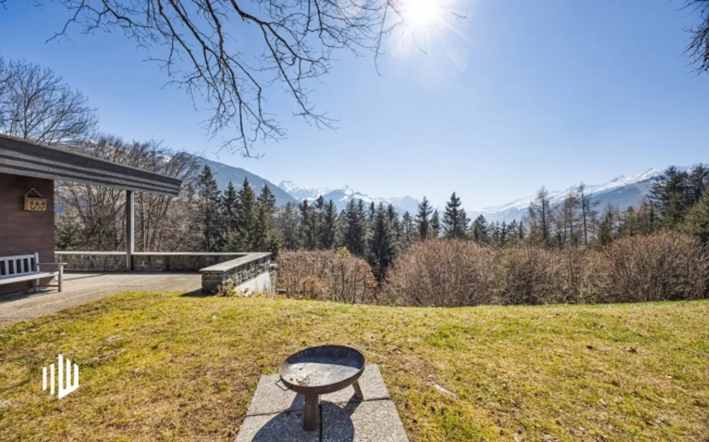 ImmoWyss - Chalet architettonicamente attraente sopra il lago di Thun - Foto 9 di 10