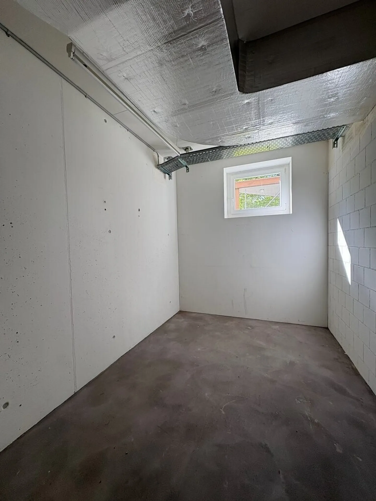 Vous cherchez une salle de loisirs/de bricolage? - Photo 3 sur 5