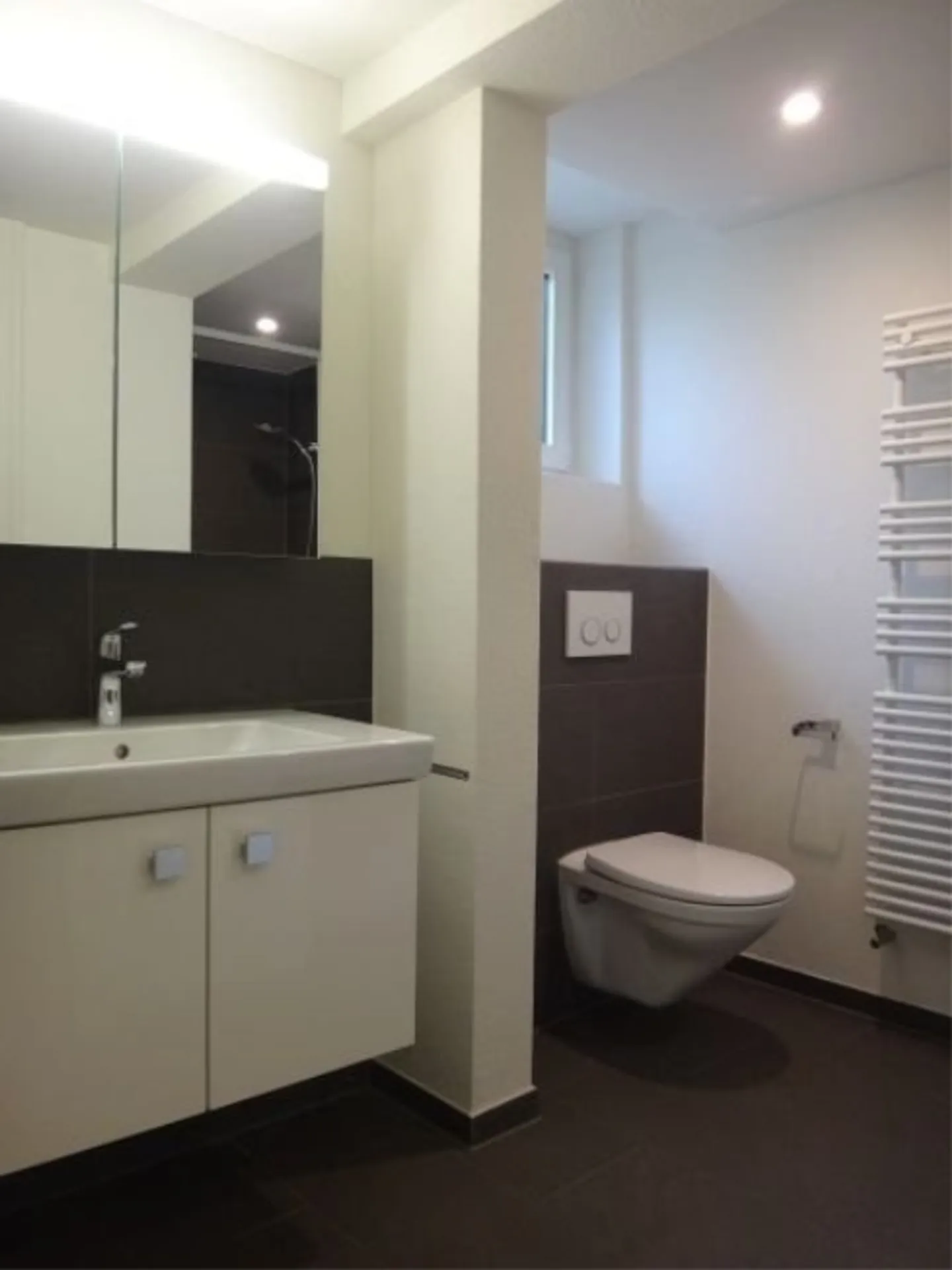 Appartamento ristrutturato con patio in una posizione tranquilla - Foto 5 di 8