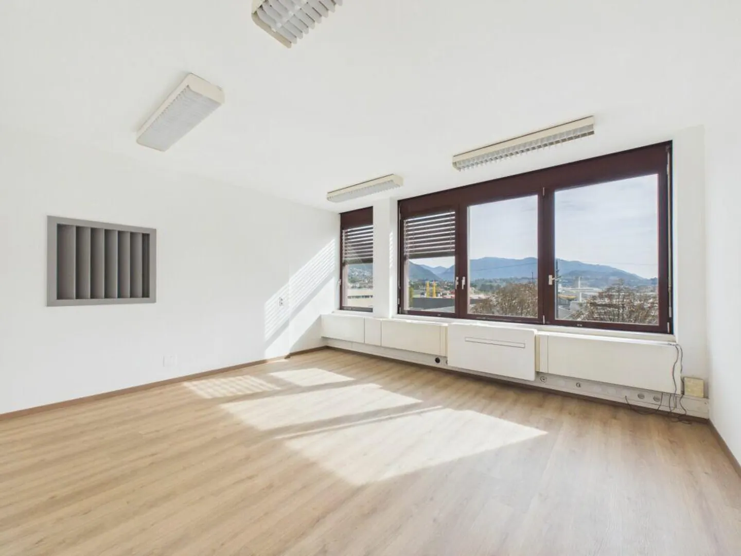 Modular spaces for rent starting from 20 m² up to an entire floor - Photo 2 of 12
