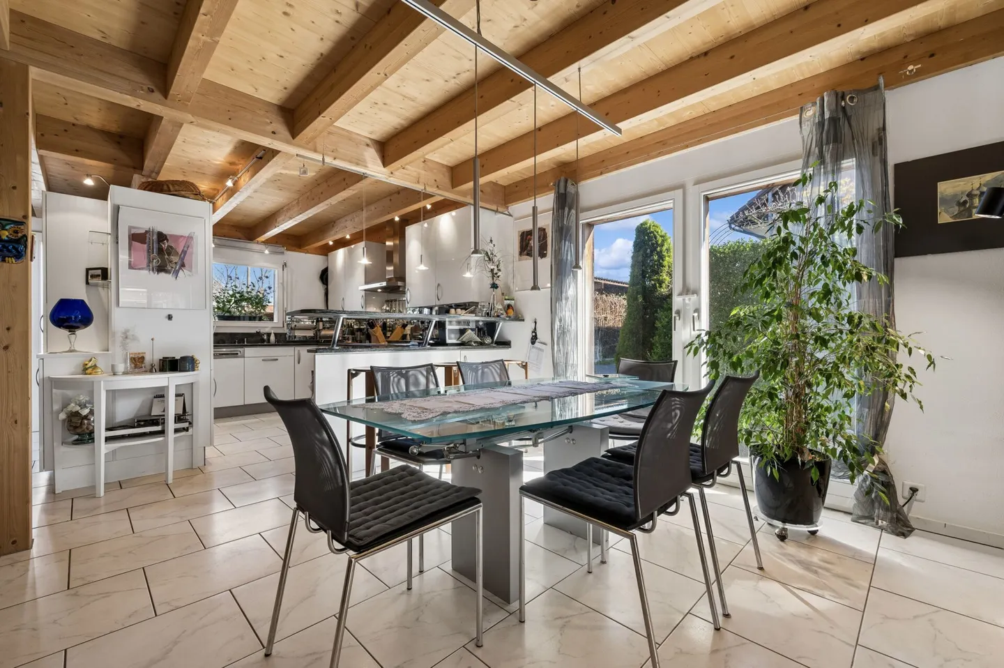 Charming wooden semi-detached house with a lot of living feel - Photo 5 of 13