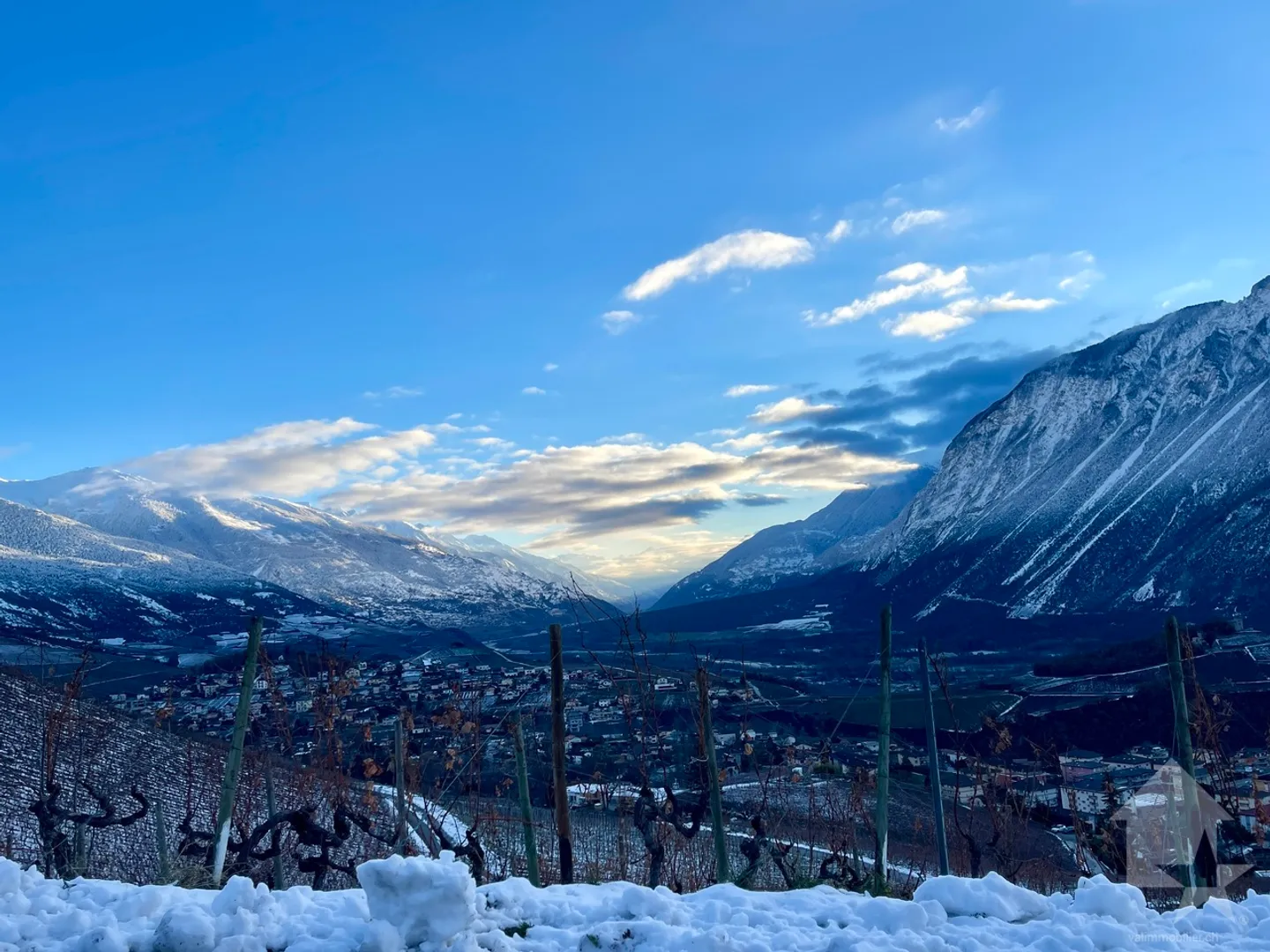 Promozione di 2 ville a schiera di 4,5 stanze in zona tranquilla, vista panoramica - Foto 4 di 9