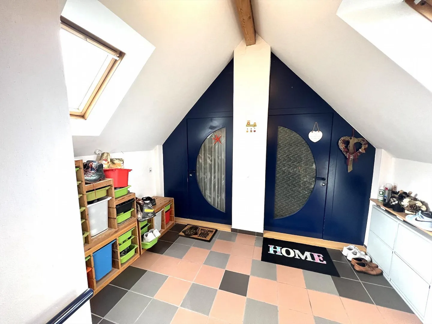 Attractive 4.5-room maisonette apartment in a central location in Beringen - Photo 3 of 23