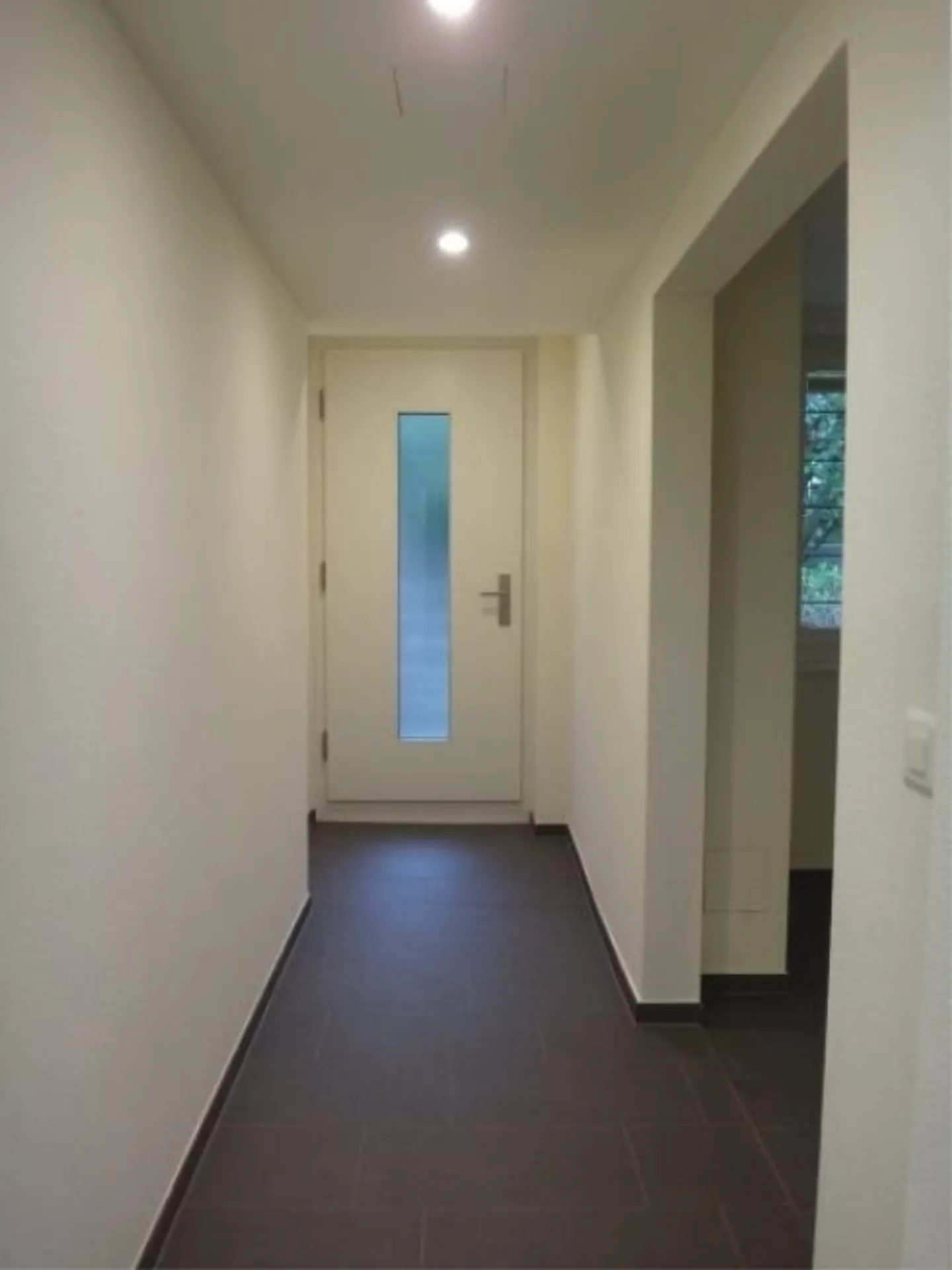 Appartamento ristrutturato con patio in una posizione tranquilla - Foto 7 di 8