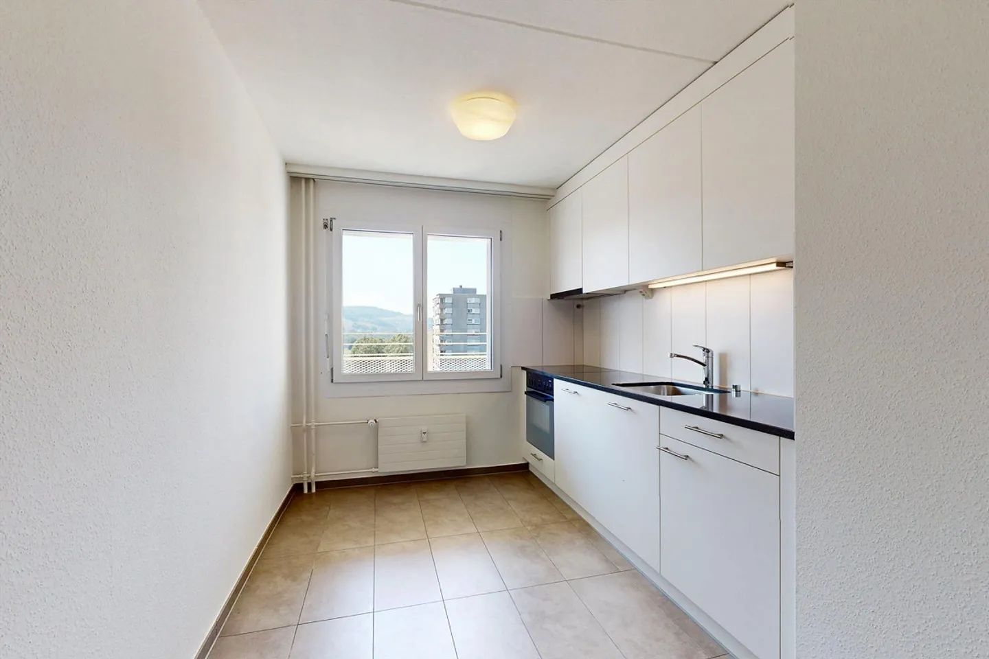 Modernes Apartment mit sonnigem Balkon - Foto 2 von 8