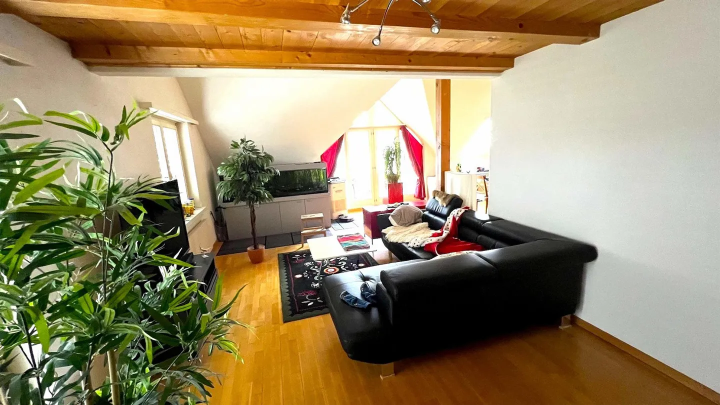 Attractive 4.5-room maisonette apartment in a central location in Beringen - Photo 9 of 23