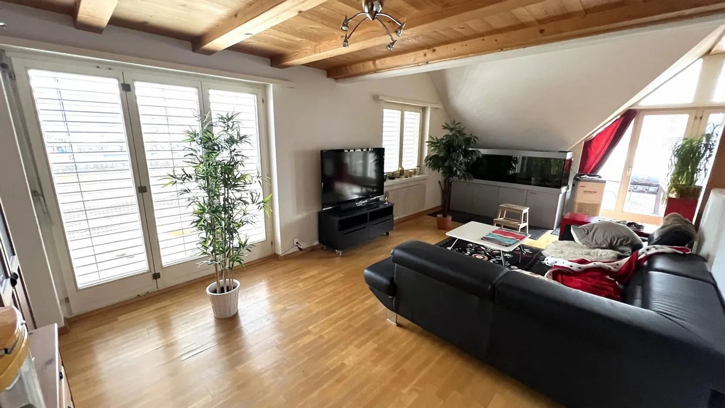 Attractive 4.5-room maisonette apartment in a central location in Beringen - Photo 10 of 23