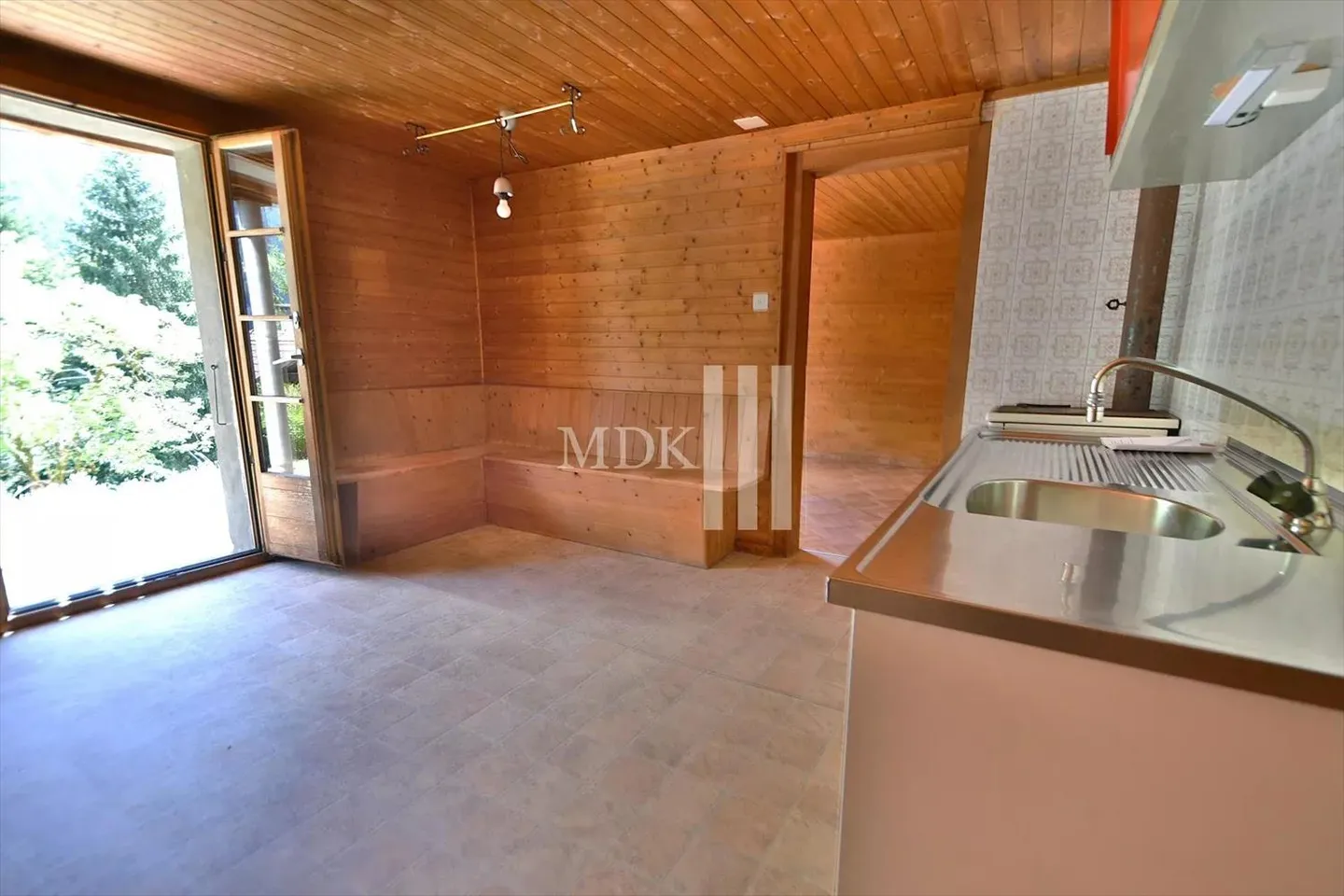 3.5 Room Apartment - Photo 2 of 11