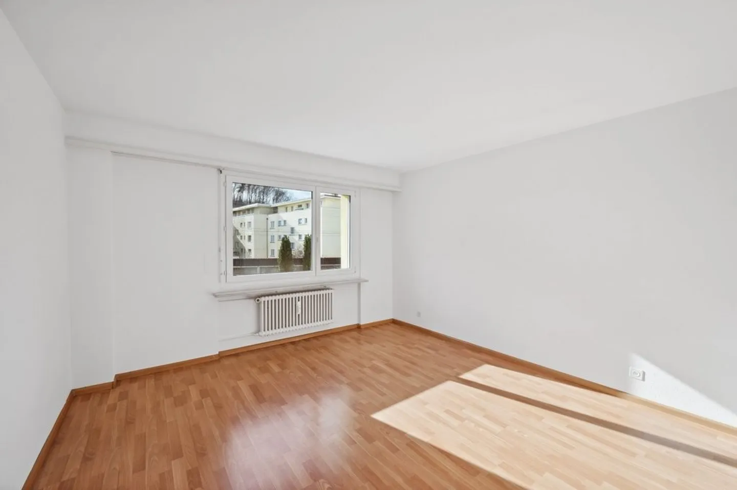 Charmant appartement 2 pièces - Photo 3 sur 7