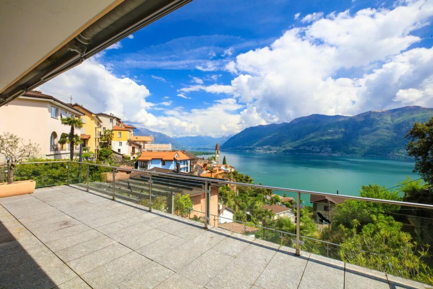 RONCO S/ASCONA - Maisonette apartment with enchanting lake view - Photo 25 of 30
