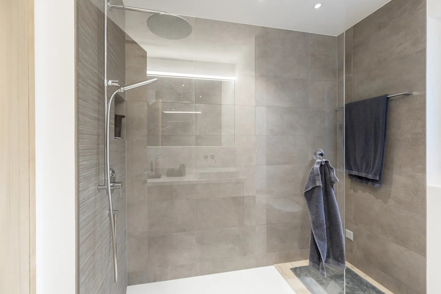 Newly Built Living with Many Extras - Photo 7 of 9