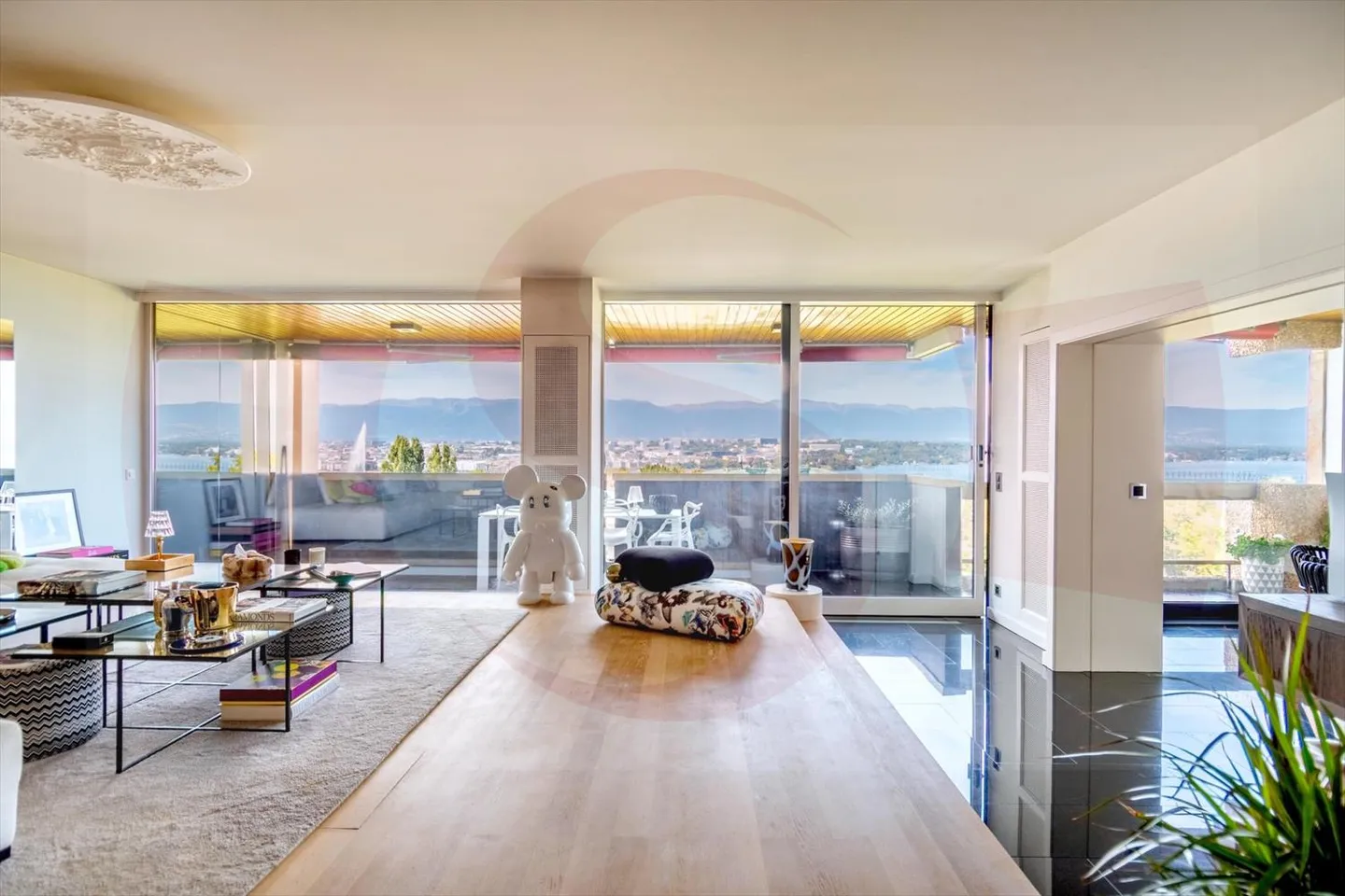 Außergewöhnliche Wohnung mit Blick auf Genf - Exklusivität - Photo 3 sur 9