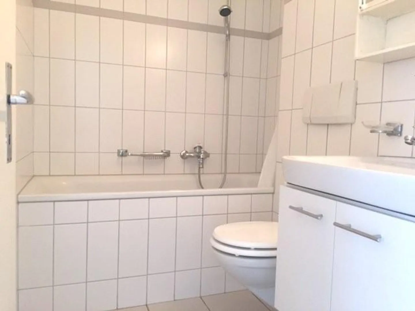 Beautiful 2-room apartment in Kloten from 01.02.2026 - Photo 4 of 5