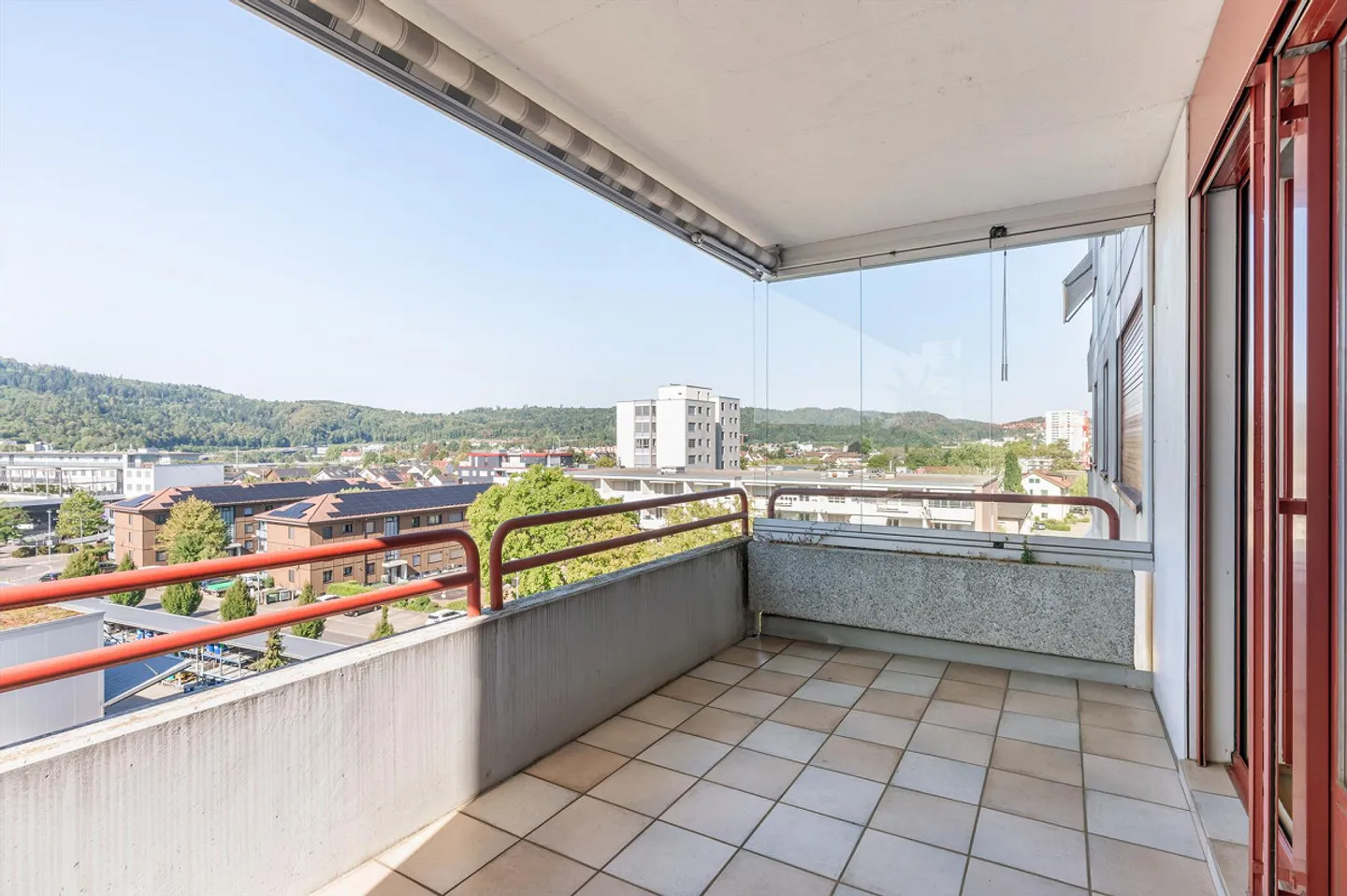 Zentrale 4.5-Zimmerwohnung in Wettingen mit viel Licht und Aussicht - Foto 9 di 11