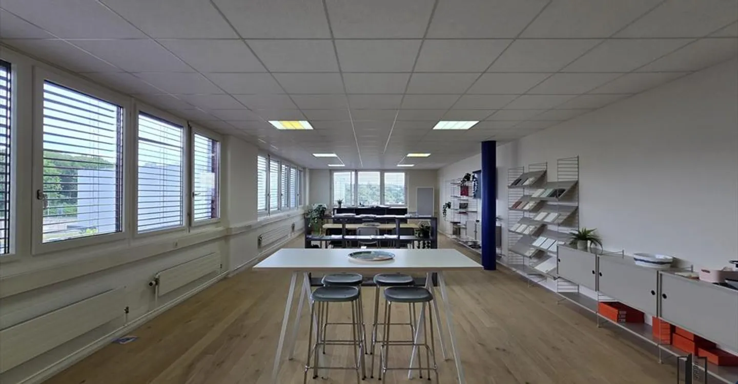 Mischgenutztes Gebäude mieten - Foto 3 von 8